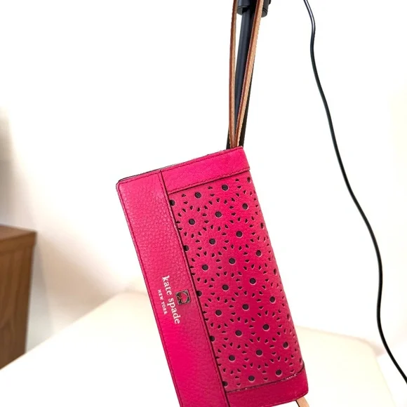 Kate Spade Wallet Bright Rose - Picture 7 of 13